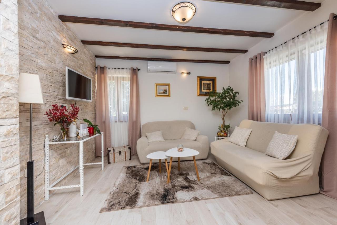 Villa Aldonna بيبينيا المظهر الخارجي الصورة