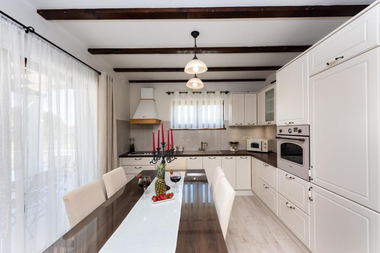 Villa Aldonna بيبينيا المظهر الخارجي الصورة