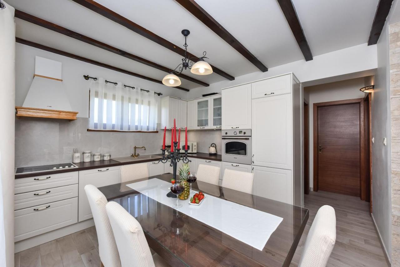 Villa Aldonna بيبينيا المظهر الخارجي الصورة