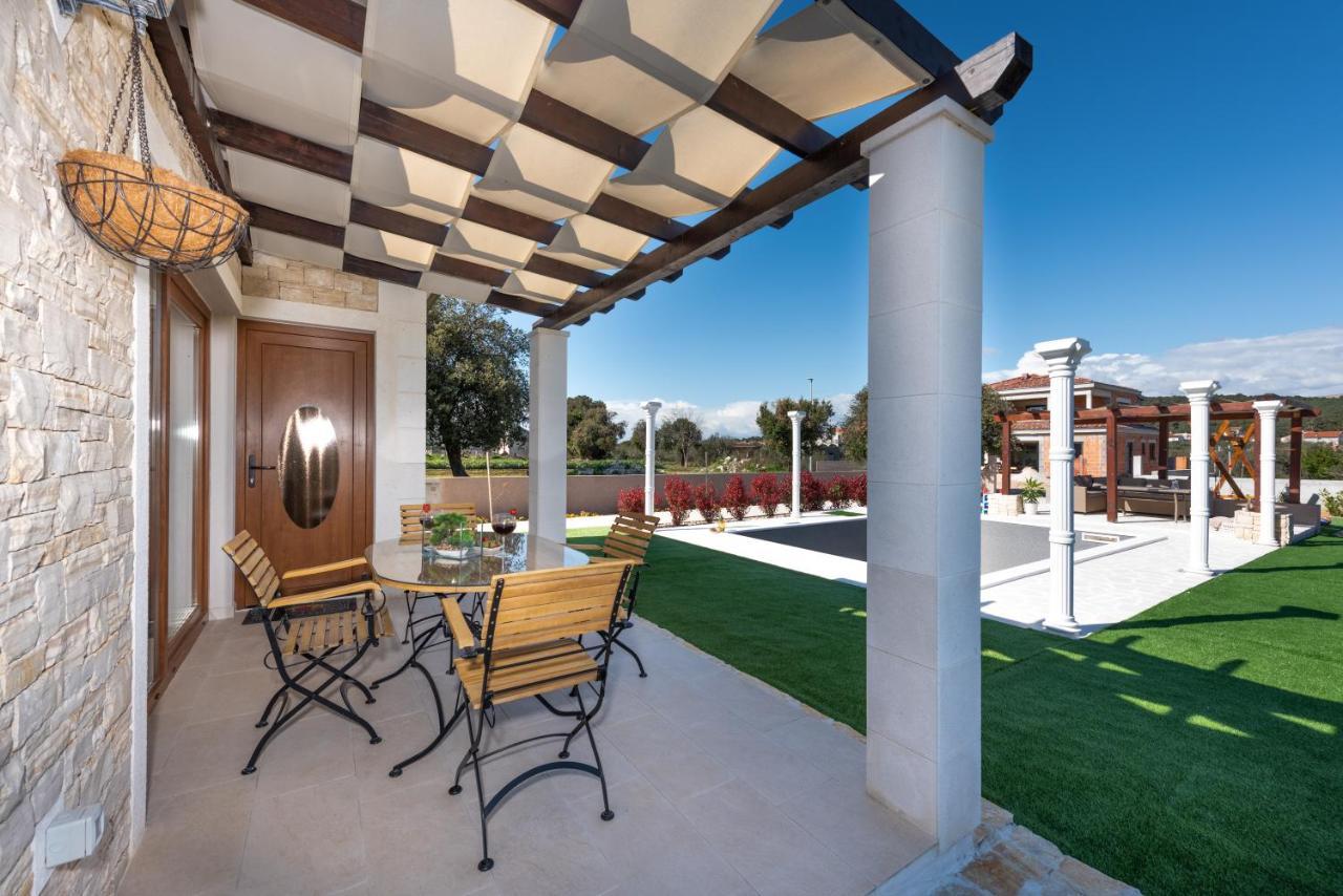 Villa Aldonna بيبينيا المظهر الخارجي الصورة