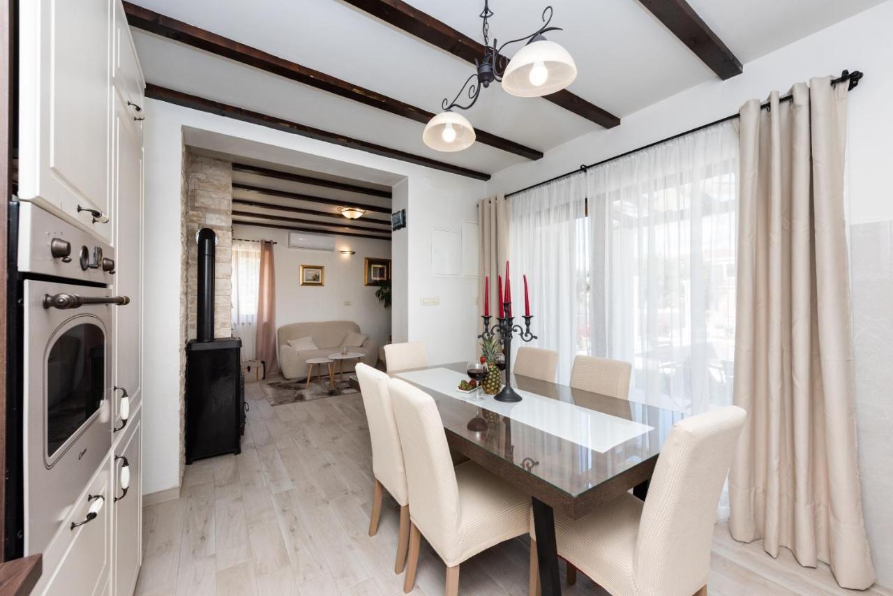 Villa Aldonna بيبينيا المظهر الخارجي الصورة