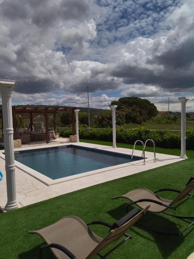 Villa Aldonna بيبينيا المظهر الخارجي الصورة