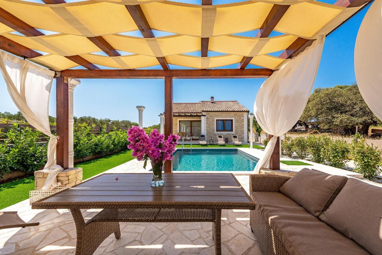 Villa Aldonna بيبينيا المظهر الخارجي الصورة