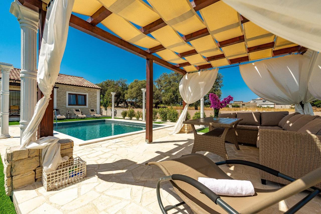 Villa Aldonna بيبينيا المظهر الخارجي الصورة