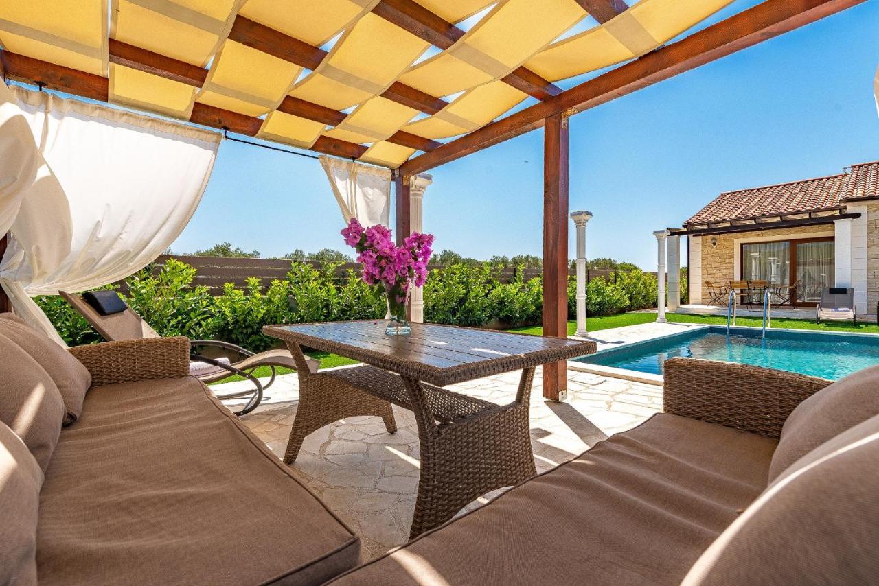 Villa Aldonna بيبينيا المظهر الخارجي الصورة