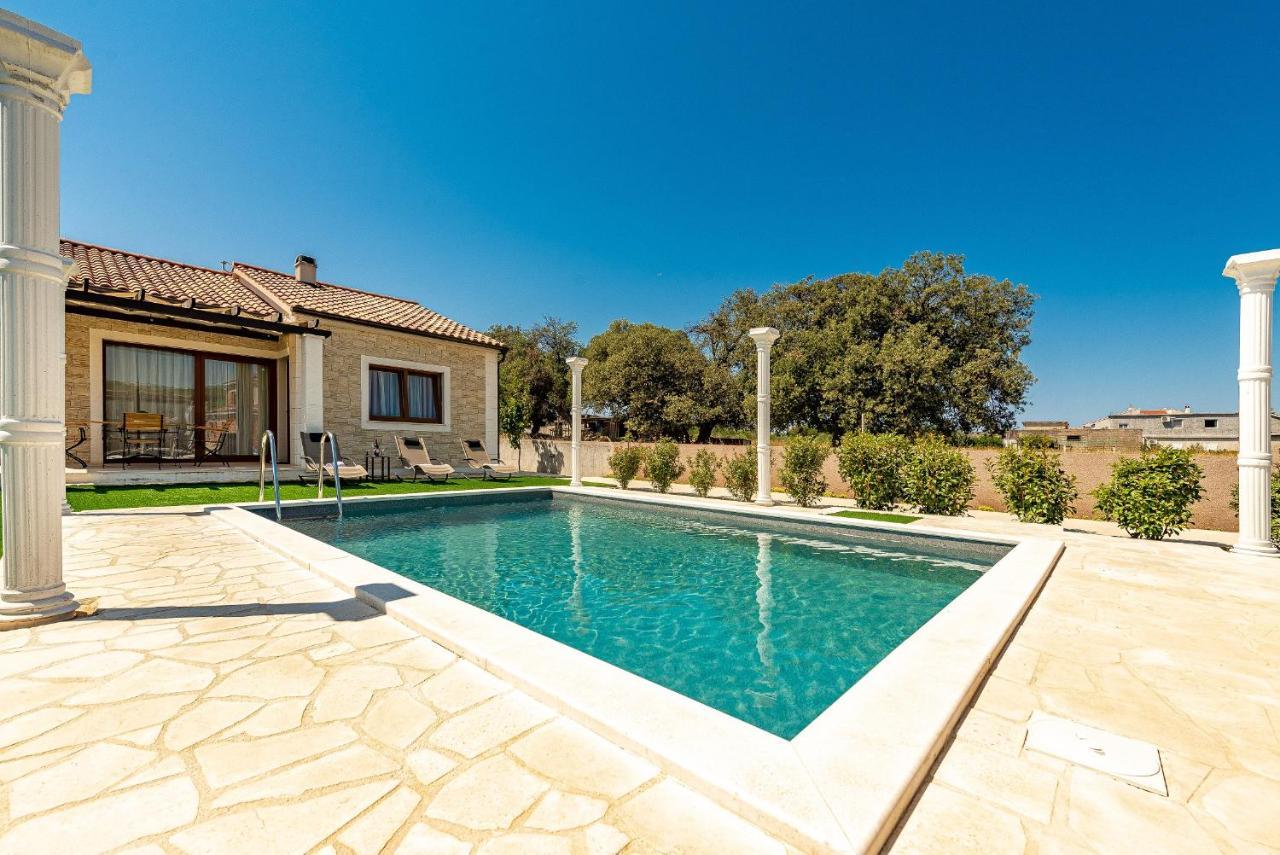 Villa Aldonna بيبينيا المظهر الخارجي الصورة