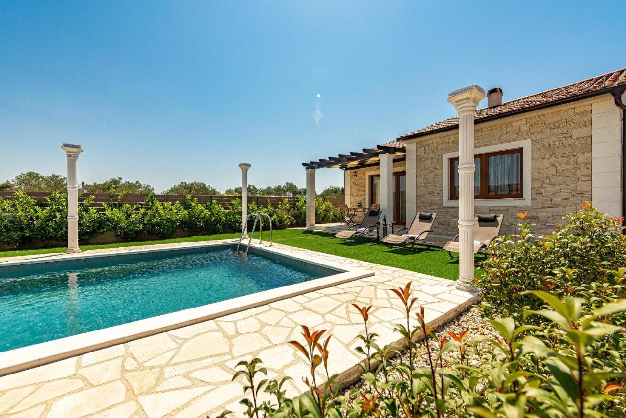 Villa Aldonna بيبينيا المظهر الخارجي الصورة