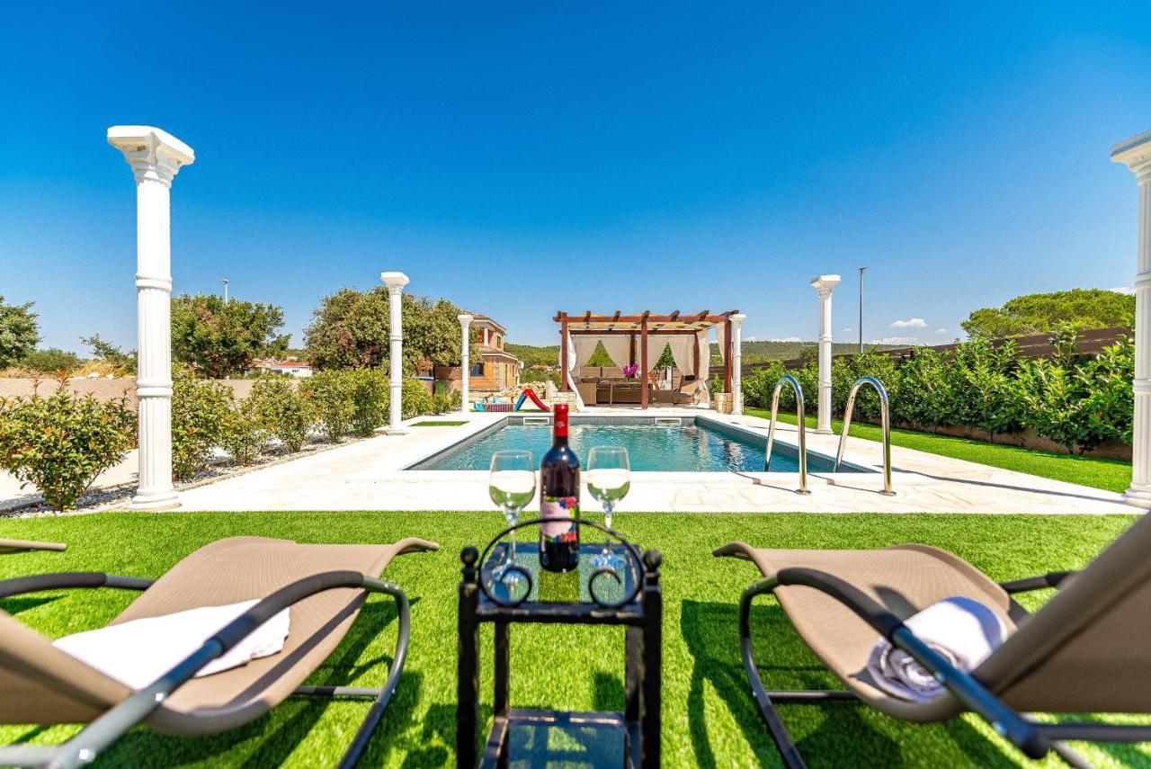 Villa Aldonna بيبينيا المظهر الخارجي الصورة