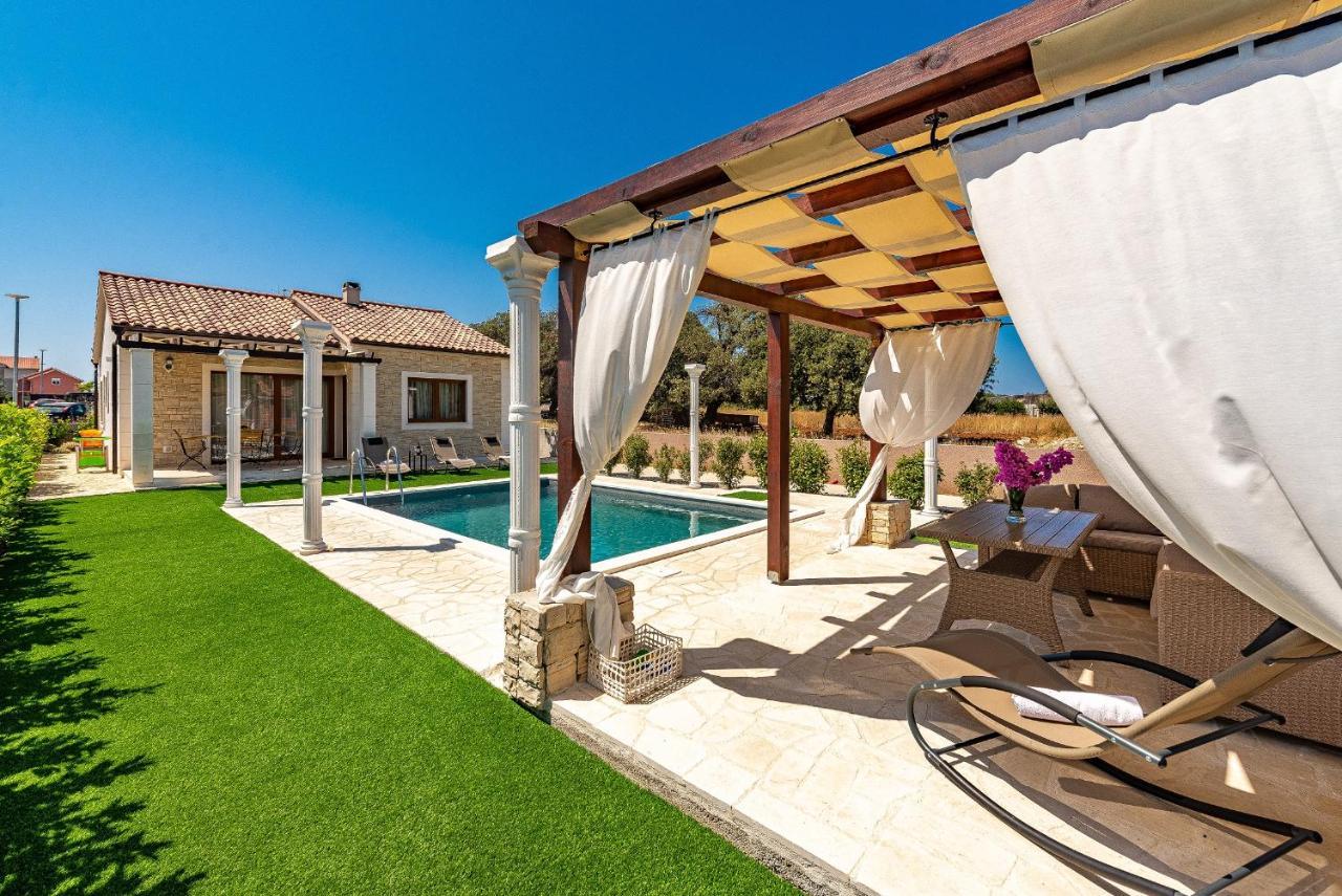 Villa Aldonna بيبينيا المظهر الخارجي الصورة